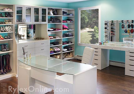 Dressing Room Hutch with Glass Cabinet Doors