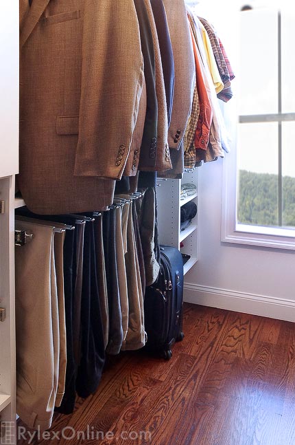 Sliding Deluxe Pant Rack Keeps Pants Smooth and Crease-free