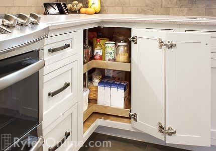 Lazy Susan in Lower Corner Cabinets